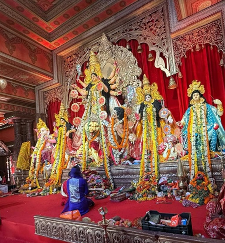 Priyanka Chopra thanks Tanisha, Ayan Mukerji for warm welcome at Ashthami pooja