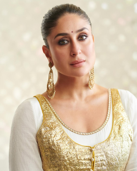 Kareena Kapoor, Malaika Arora, Arjun Kapoor and others celebrate the triumph of good over evil on Dussehra