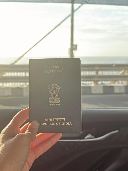 <div>Rhea Chakraborty says 'Satyameva Jayate' as she gets her passport back after 5 years</div>