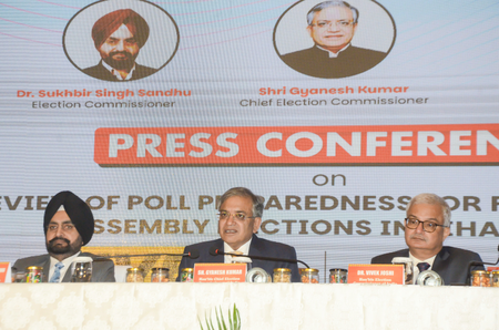 Voter ID cards within 15 days, maximum 1,200 voters at any booth: CEC on Bihar elections 