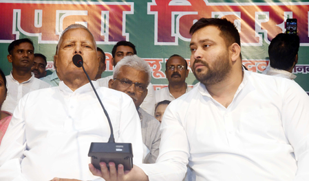 एनडीए नेताओं का लालू प्रसाद यादव के पोस्ट पर पलटवार, कहा-हार के डर से बौखलाए