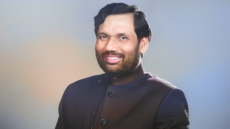 स्मृति शेष: राजनीति के मौसम वैज्ञानिक, 6 प्रधानमंत्रियों के कार्यकाल में मंत्री रहे रामविलास पासवान