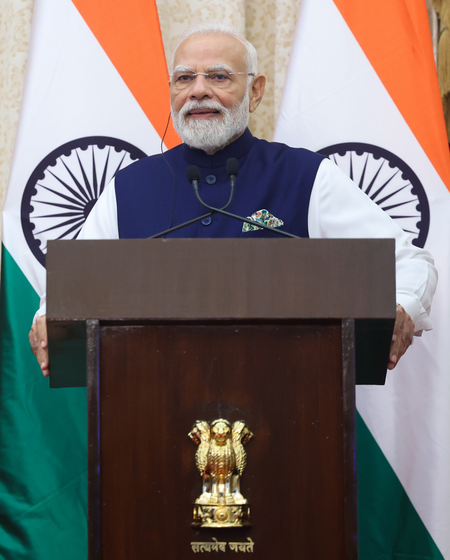 प्रधानमंत्री नरेंद्र मोदी ने बोलीविया के राष्ट्रपति चुने जाने पर रोडिगो पाज परेरा को दी बधाई प्रधानमंत्री नरेंद्र मोदी ने बोलीविया के राष्ट्रपति चुने जाने पर रोडिगो पाज परेरा को दी बधाई
