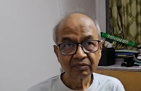 सुप्रीम कोर्ट में सीजेआई बीआर गवई से दुर्व्यवहार करने वाले वकील का टेंपरेरी रजिस्ट्रेशन रद्द, एंट्री पास निरस्त सुप्रीम कोर्ट में सीजेआई बीआर गवई से दुर्व्यवहार करने वाले वकील का टेंपरेरी रजिस्ट्रेशन रद्द, एंट्री पास निरस्त