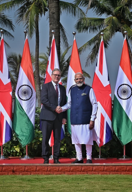 भारत-ब्रिटेन साझेदारी ग्लोबल स्टेबिलिटी और आर्थिक प्रगति का आधार प्रधानमंत्री मोदी भारत-ब्रिटेन साझेदारी ग्लोबल स्टेबिलिटी और आर्थिक प्रगति का आधार प्रधानमंत्री मोदी