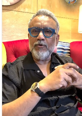 अनुभव सिन्हा ने लखनऊ से शुरू किया चल पिक्चर चले का सफर अनुभव सिन्हा ने लखनऊ से शुरू किया चल पिक्चर चले का सफर