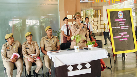 मिशन शक्ति फेज-5 महिलाओं को किया जा रहा जागरूक, पुलिस दे रही सुरक्षा व साइबर जागरूकता की जानकारी मिशन शक्ति फेज-5 महिलाओं को किया जा रहा जागरूक, पुलिस दे रही सुरक्षा व साइबर जागरूकता की जानकारी