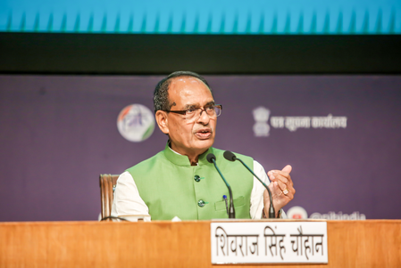 पारदर्शी खाद वितरण और नकली खाद पर करें कार्रवाई शिवराज सिंह चौहान पारदर्शी खाद वितरण और नकली खाद पर करें कार्रवाई शिवराज सिंह चौहान