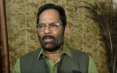 ‘20 महीने में नौकरी का वादा झूठा' तेजस्वी के वादे पर मुख्तार अब्बास नकवी का पलटवार