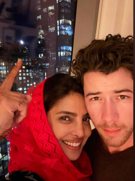 Priyanka Chopra elated as husband Nick Jonas surprises her on Karwa Chauth, MIL sends ‘Sargi’ Priyanka Chopra elated as husband Nick Jonas surprises her on Karwa Chauth, MIL sends ‘Sargi’