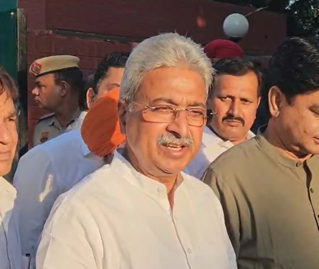 चंडीगढ़ आईपीएस वाई पूरन के परिजनों से मिले हरियाणा कांग्रेस अध्यक्ष, आंदोलन की चेतावनी चंडीगढ़ आईपीएस वाई पूरन के परिजनों से मिले हरियाणा कांग्रेस अध्यक्ष, आंदोलन की चेतावनी
