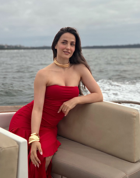 Elli AvrRam is 'feeling great' about performing with Akshay Kumar at Filmfare