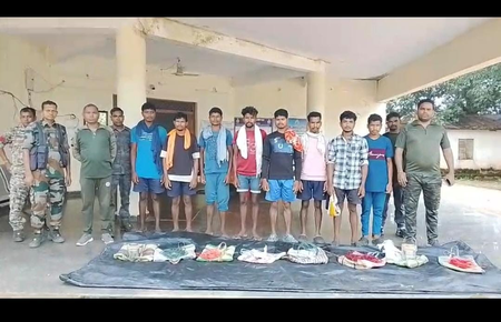 बीजापुर: पुलिस की संयुक्त टीम ने 8 माओवादियों को किया गिरफ्तार, भारी मात्रा में विस्फोटक सामग्री जब्त