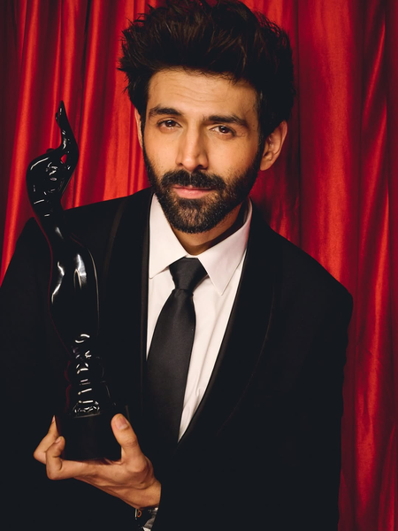 Abhishek Bachchan calls Kartik Aaryan the "future of Bollywood"; latter responds by calling Abhishek his "inspiration"