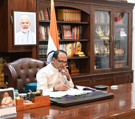 Union Minister Chouhan takes stock of agriculture sector amid positive outlook