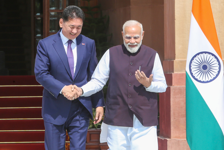 PM Modi, Mongolian Prez Ukhnaa plant sapling at Hyderabad House