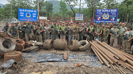 बीजापुर सुरक्षा बलों ने माओवादियों की बड़ी साजिश नाकाम की, भारी विस्फोटक बरामद बीजापुर सुरक्षा बलों ने माओवादियों की बड़ी साजिश नाकाम की, भारी विस्फोटक बरामद