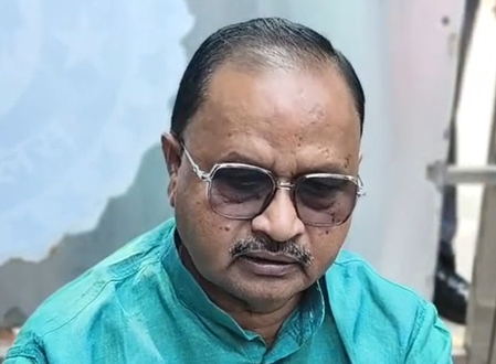 ‘सीएम से बिना मिले नहीं जाऊंगा’, टिकट के लिए धरने पर बैठे जदयू विधायक गोपाल मंडल ‘सीएम से बिना मिले नहीं जाऊंगा’, टिकट के लिए धरने पर बैठे जदयू विधायक गोपाल मंडल