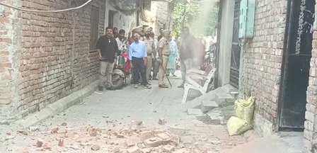 अमृतसर में ड्रग तस्कर का मकान ढहा, प्रशासन की बड़ी कार्रवाई अमृतसर में ड्रग तस्कर का मकान ढहा, प्रशासन की बड़ी कार्रवाई