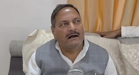 ओमप्रकाश राजभर जोकर का काम कर रहे: दरोगा प्रसाद सरोज