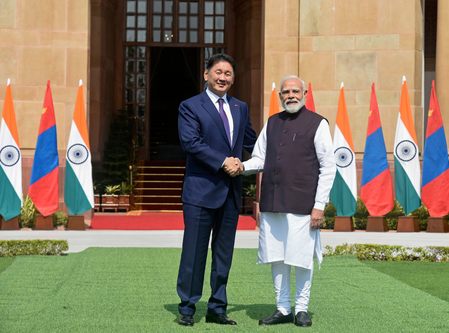 प्रधानमंत्री मोदी से मिले मंगोलियाई राष्ट्रपति खुरेलसुख उखना, कई मुद्दों पर हुई बातचीत प्रधानमंत्री मोदी से मिले मंगोलियाई राष्ट्रपति खुरेलसुख उखना, कई मुद्दों पर हुई बातचीत