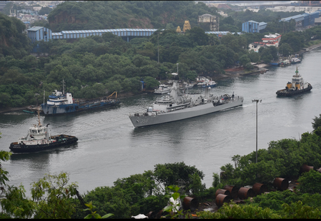 समुद्र शक्ति 2025 भारत-इंडोनेशियाई नौसेना का समुद्र और हवा में युद्धाभ्यास समुद्र शक्ति 2025 भारत-इंडोनेशियाई नौसेना का समुद्र और हवा में युद्धाभ्यास