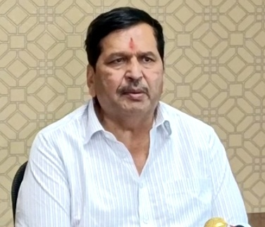 मुंबईः रोहिंग्या और बांग्लादेशी फेरीवालों की तलाश में अभियान चलाने के निर्देश मुंबईः रोहिंग्या और बांग्लादेशी फेरीवालों की तलाश में अभियान चलाने के निर्देश