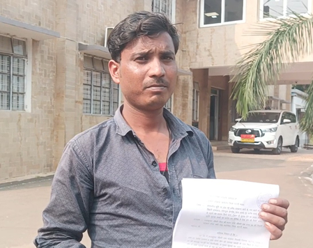 मध्य प्रदेश कटनी में अवैध खनन का विरोध करने पर दलित युवक की पिटाई, मामला दर्ज मध्य प्रदेश कटनी में अवैध खनन का विरोध करने पर दलित युवक की पिटाई, मामला दर्ज