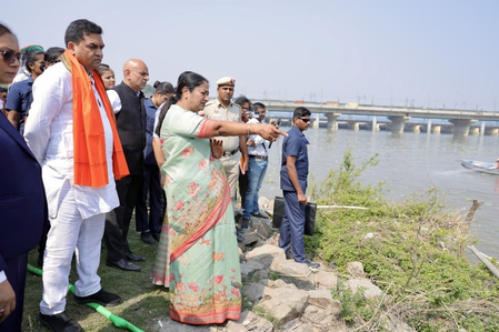 Froth-free Yamuna water to welcome Chhath devotees at Kalindi Kunj: CM Rekha Gupta
