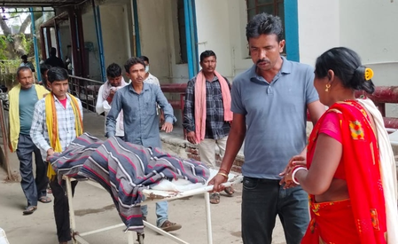 झारखंड के देवघर में युवक की गला रेतकर हत्या, सड़क किनारे मिला शव झारखंड के देवघर में युवक की गला रेतकर हत्या, सड़क किनारे मिला शव