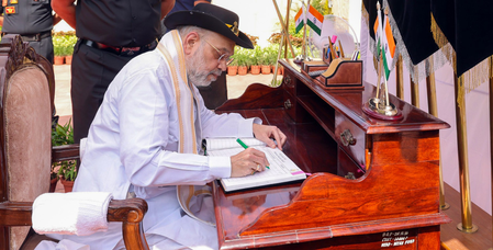 Home Minister Amit Shah greets NSG personnel on Raising Day Home Minister Amit Shah greets NSG personnel on Raising Day