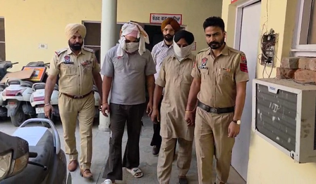 पंजाब मोगा पुलिस की बड़ी कार्रवाई, अफीम के साथ दो तस्कर गिरफ्तार पंजाब मोगा पुलिस की बड़ी कार्रवाई, अफीम के साथ दो तस्कर गिरफ्तार
