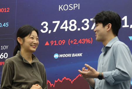 Seoul shares soar to record high on optimism over trade deal with US