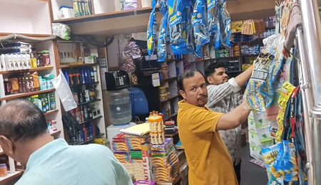 छत्तीसगढ़ जीएसटी 2.0 रिफॉर्म से रायपुर के बाजारों में लौटी रौनक, व्यापारी और ग्राहक उत्साहित छत्तीसगढ़ जीएसटी 2.0 रिफॉर्म से रायपुर के बाजारों में लौटी रौनक, व्यापारी और ग्राहक उत्साहित