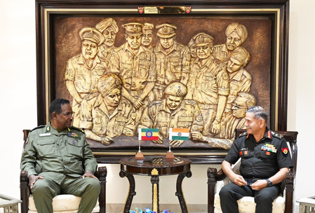 इथियोपिया और भारत के थल सेना प्रमुखों ने की मुलाकात, रक्षा सहयोग मजबूत करने पर हुई चर्चा इथियोपिया और भारत के थल सेना प्रमुखों ने की मुलाकात, रक्षा सहयोग मजबूत करने पर हुई चर्चा