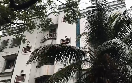 चेन्नई उपराष्ट्रपति के आवास पर बम की सूचना पर मचा हड़कंप, चप्पे-चप्पे में सघन तलाशी चेन्नई उपराष्ट्रपति के आवास पर बम की सूचना पर मचा हड़कंप, चप्पे-चप्पे में सघन तलाशी