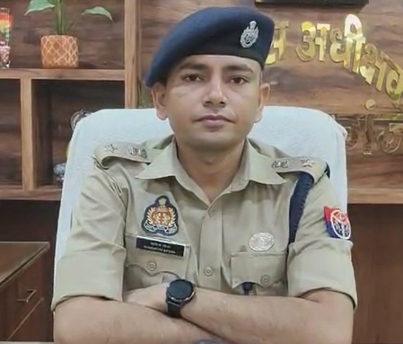 त्योहार को लेकर भारत-नेपाल सीमा पर अलर्ट, महराजगंज में चला सघन जांच अभियान त्योहार को लेकर भारत-नेपाल सीमा पर अलर्ट, महराजगंज में चला सघन जांच अभियान