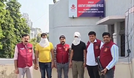 दिल्ली डुप्लीकेट टूथपेस्ट बनाने वाली फैक्ट्री का भंडाफोड़, दो आरोपी गिरफ्तार दिल्ली डुप्लीकेट टूथपेस्ट बनाने वाली फैक्ट्री का भंडाफोड़, दो आरोपी गिरफ्तार