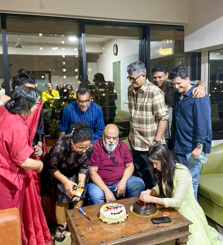 Gajraj Rao celebrates 'Jolly LLB 3' success with Saurabh Shukla & Seema Biswas Gajraj Rao celebrates 'Jolly LLB 3' success with Saurabh Shukla & Seema Biswas