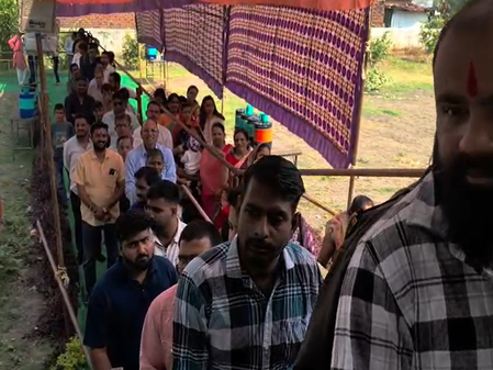 धनतेरस पर मंदसौर के कुबेर मंदिर में भक्तों की लगी लंबी लाइन, खास पूजा का आयोजन
