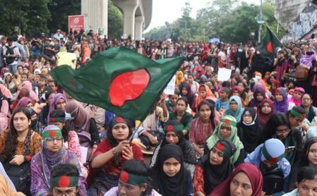 B'desh: 'July fighters' threaten countrywide roadblocks to press 3-point demand B'desh: 'July fighters' threaten countrywide roadblocks to press 3-point demand
