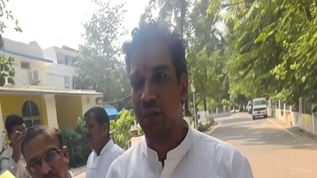 बिहार चाणक्य प्रकाश ने दाखिल किया नामांकन, समर्थकों का उमड़ा जनसैलाब बिहार चाणक्य प्रकाश ने दाखिल किया नामांकन, समर्थकों का उमड़ा जनसैलाब
