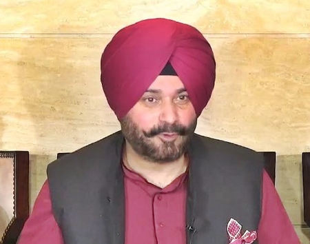 अपने अंदाज से दर्शकों का मनोरंजन करने वाले नवजोत सिंह सिद्धू, जिनका गोल्डन डक भी बन गया था खास अपने अंदाज से दर्शकों का मनोरंजन करने वाले नवजोत सिंह सिद्धू, जिनका गोल्डन डक भी बन गया था खास
