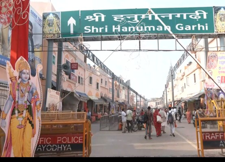अयोध्या: हनुमान गढ़ी में भक्तों का उत्साह, दीपोत्सव की तैयारियां जोरों पर