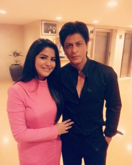 Shikha Malhotra reveals why Shah Rukh Khan never makes anyone feel like they’re working with a superstar Shikha Malhotra reveals why Shah Rukh Khan never makes anyone feel like they’re working with a superstar