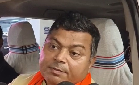 बिहार केंद्रीय मंत्री राजभूषण चौधरी ने महागठबंधन पर साधा निशाना, परिवारवाद का लगाया आरोप बिहार केंद्रीय मंत्री राजभूषण चौधरी ने महागठबंधन पर साधा निशाना, परिवारवाद का लगाया आरोप