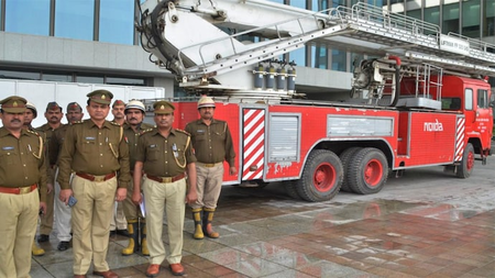 दीपावली पर गौतमबुद्धनगर में अग्निशमन विभाग अलर्ट, 12 फायर स्टेशन और 247 कर्मी तैनात दीपावली पर गौतमबुद्धनगर में अग्निशमन विभाग अलर्ट, 12 फायर स्टेशन और 247 कर्मी तैनात