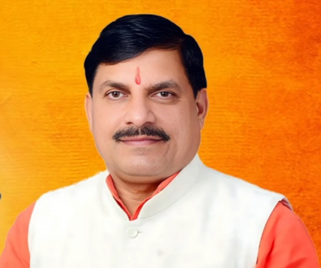मध्य प्रदेश के मुख्यमंत्री मोहन यादव ने कुष्ठ रोगियों के साथ मनाई दीपावली मध्य प्रदेश के मुख्यमंत्री मोहन यादव ने कुष्ठ रोगियों के साथ मनाई दीपावली