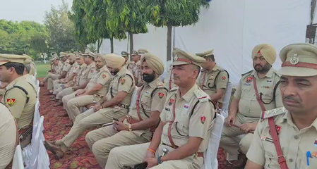 हरियाणा के डीजीपी ओपी सिंह ने पुलिस शहीदी दिवस पर शहीदों को दी श्रद्धांजलि हरियाणा के डीजीपी ओपी सिंह ने पुलिस शहीदी दिवस पर शहीदों को दी श्रद्धांजलि