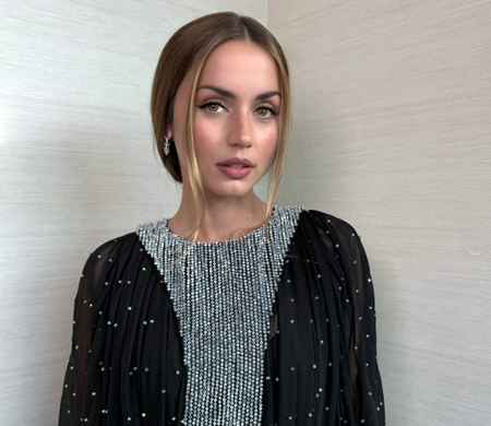 Ana de Armas reportedly 'sees Tom Cruise as a dear friend, mentor' Ana de Armas reportedly 'sees Tom Cruise as a dear friend, mentor'
